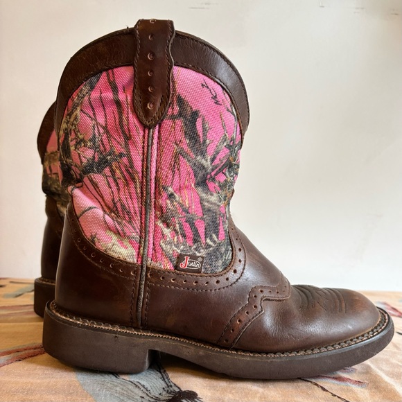 Justin Boots Shoes - Justin Boots Gypsy Pink Camo Aged Bark Leather/Canvas